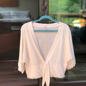 Comfy and pretty Splendid top barely worn 🤍